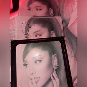 ARIANA GRANDE signed LP (VINYL)